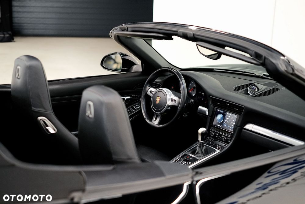 Porsche 911 Carrera S - 17