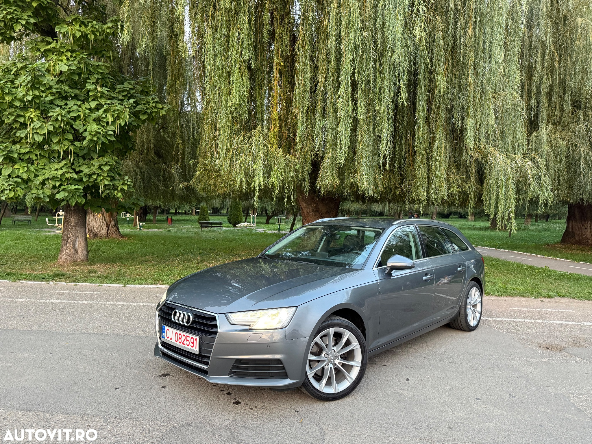 Audi A4 Avant 2.0 TDI ultra S tronic Design - 26