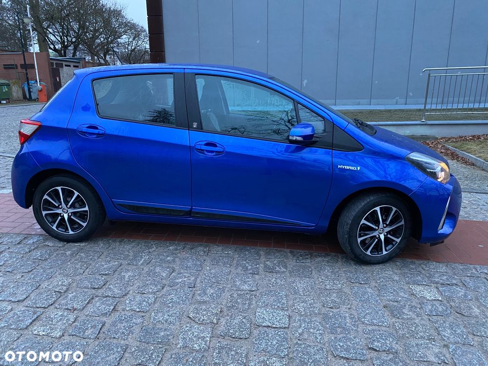 Toyota Yaris 1.5 VVT-i Team Deutschland - 14