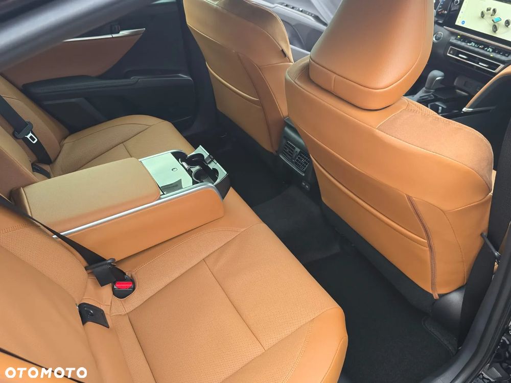 Toyota Camry 2.5 Hybrid Dynamic Force Executive e-CVT - 29