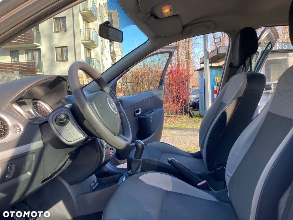Renault Clio 1.5 dCi Authentique - 14