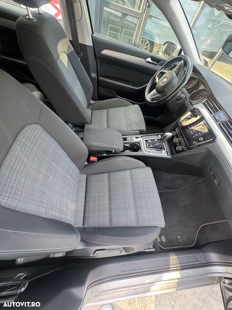 Volkswagen Passat - 6