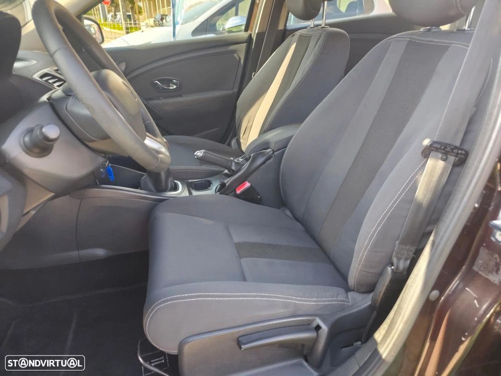 Renault Mégane Sport Tourer 1.5 dCi Dynamique - 12