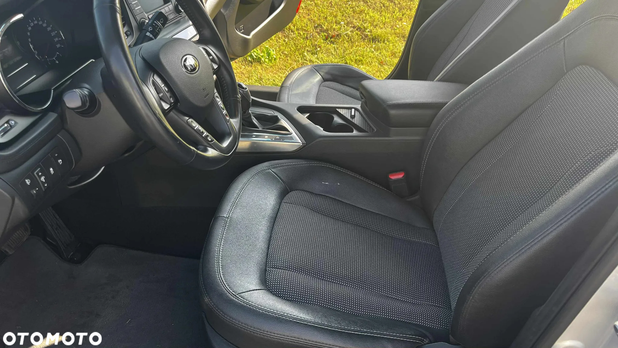 Kia Optima 2.0 L - 11