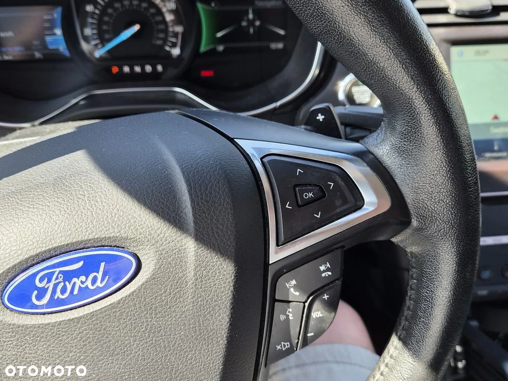 Ford Fusion 2.0 EcoBoost Titanium - 12