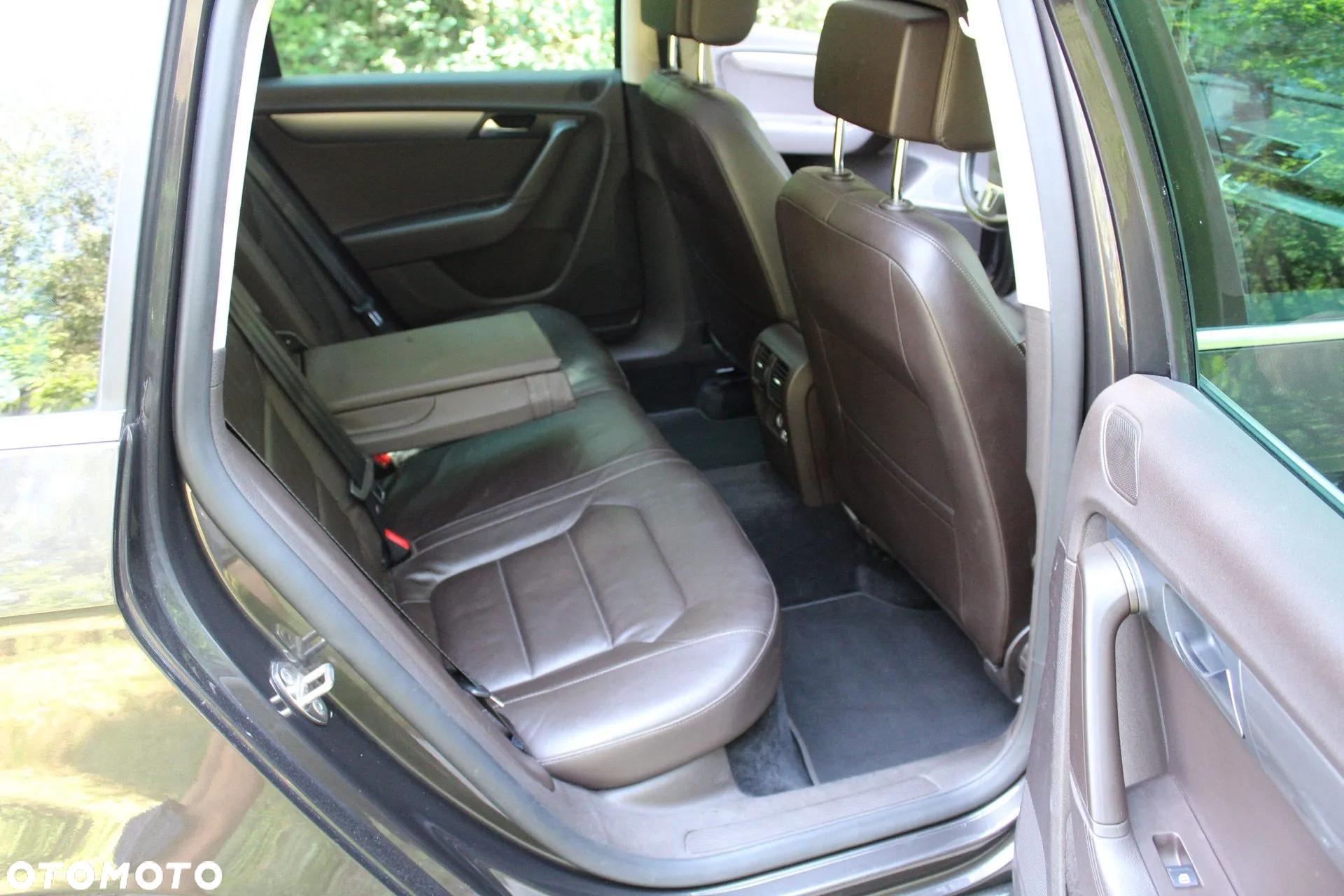 Volkswagen Passat Variant 1.6 TDI BlueMotion Technology Highline - 17