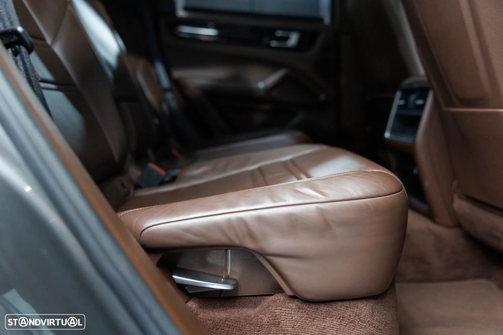 Porsche Cayenne Coupé E-Hybrid - 22