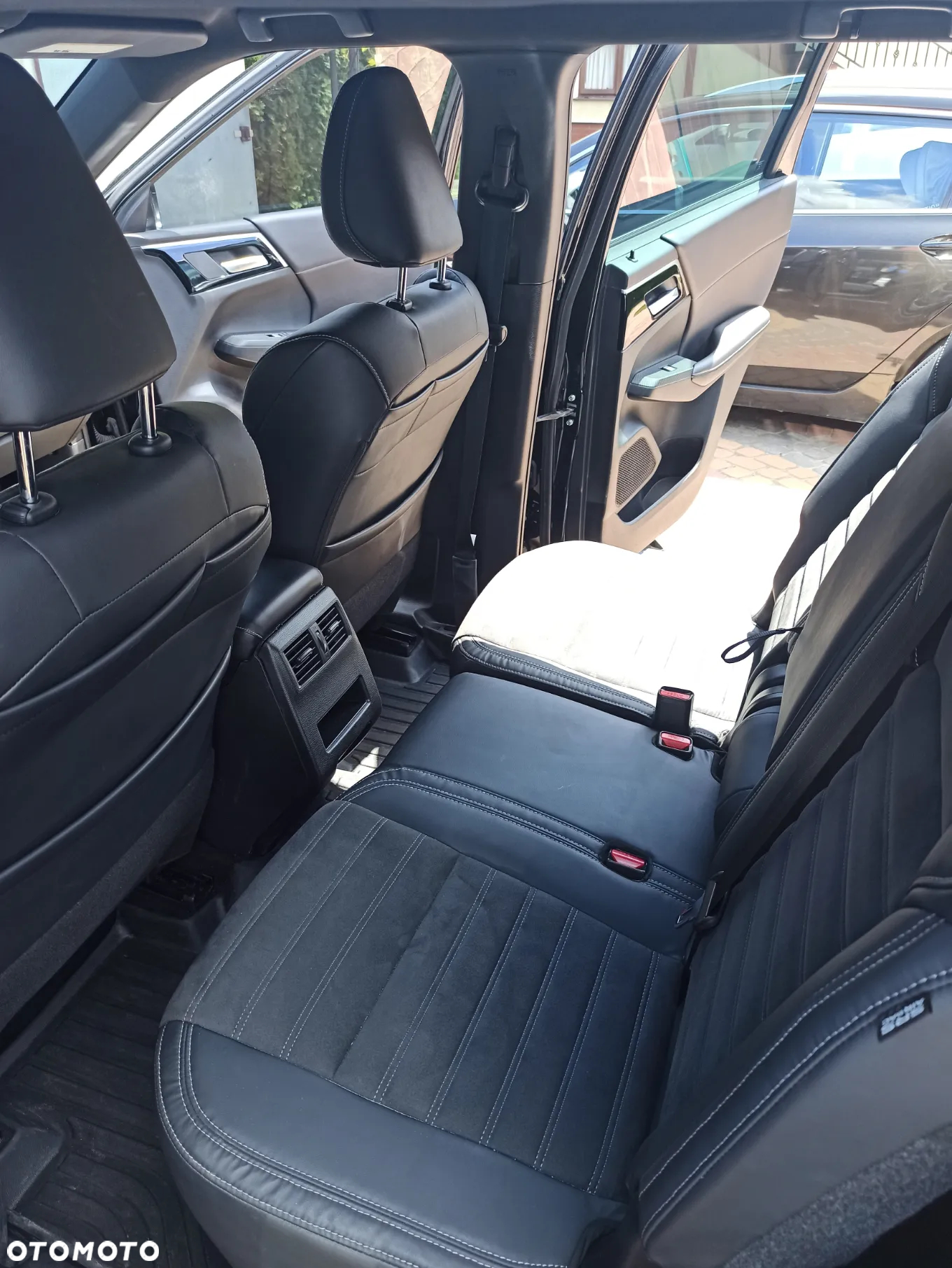 Mitsubishi Outlander - 21