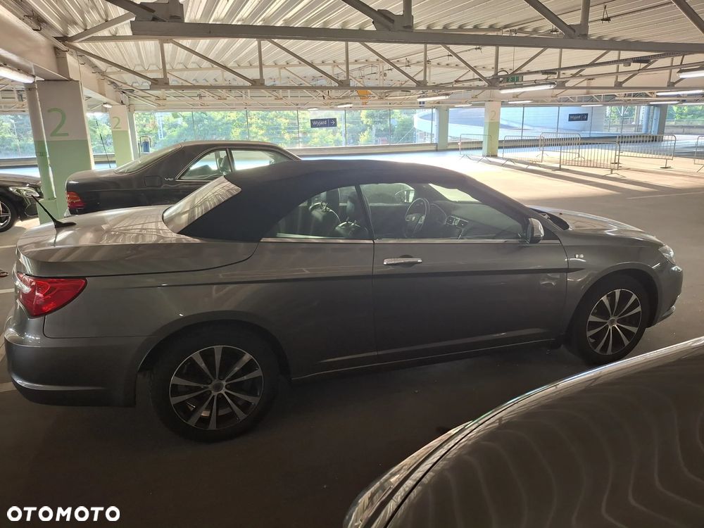 Chrysler 200 - 6