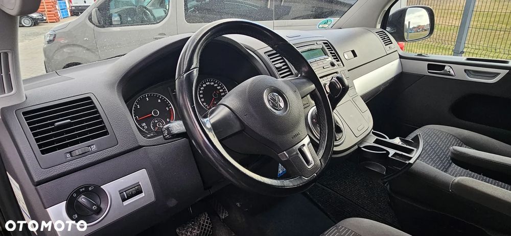 Volkswagen Multivan - 37