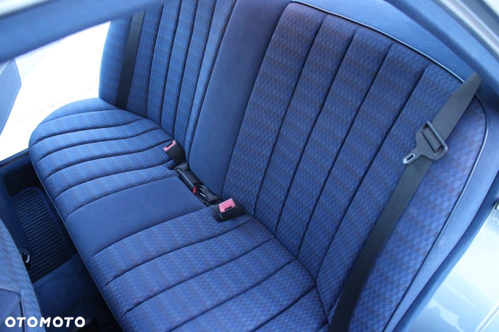 Mercedes-Benz W201 (190) - 14