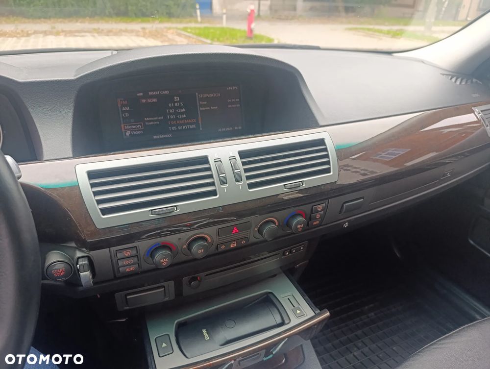 BMW Seria 7 735i - 14