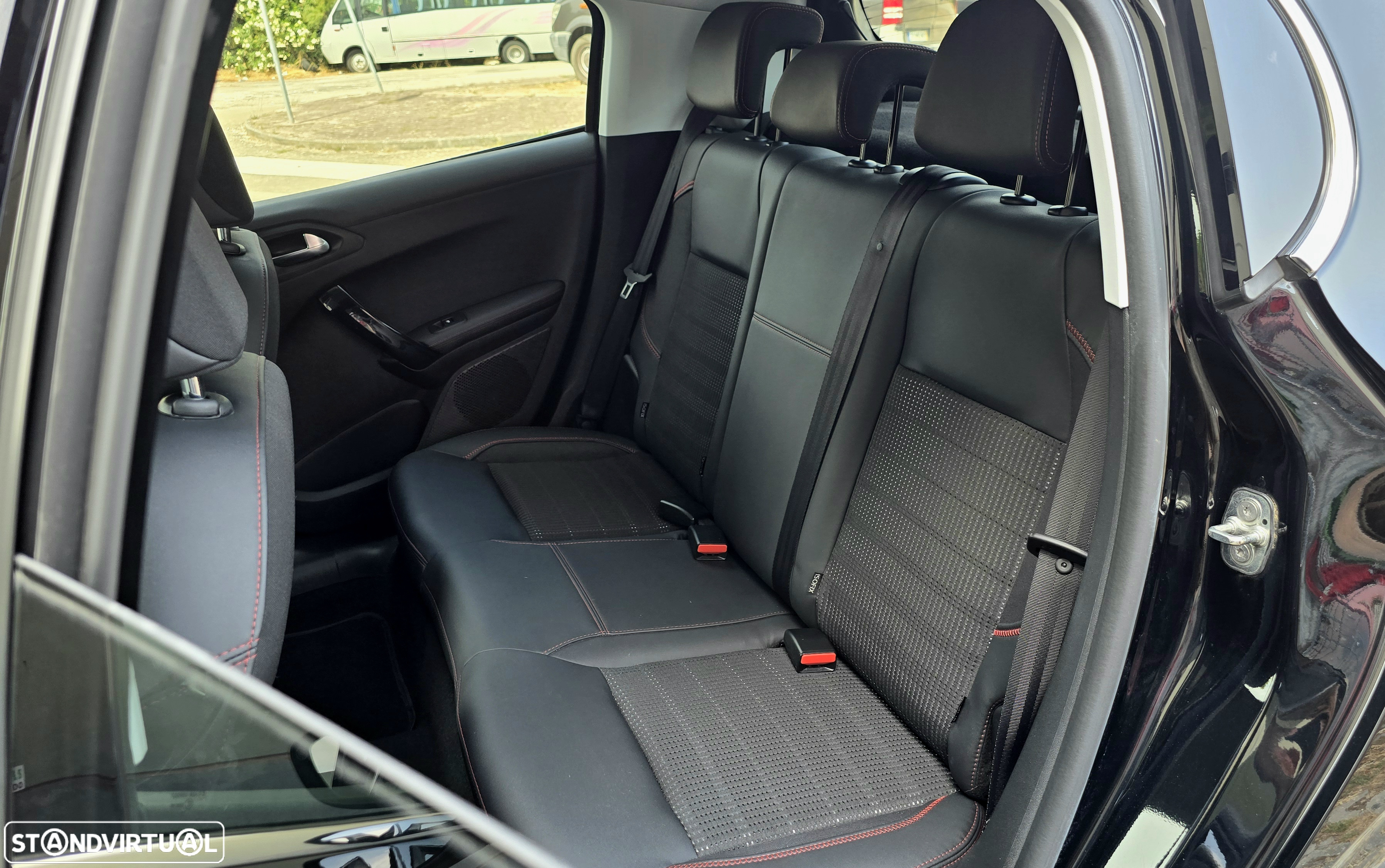 Peugeot 208 1.2 PureTech GT Line - 17