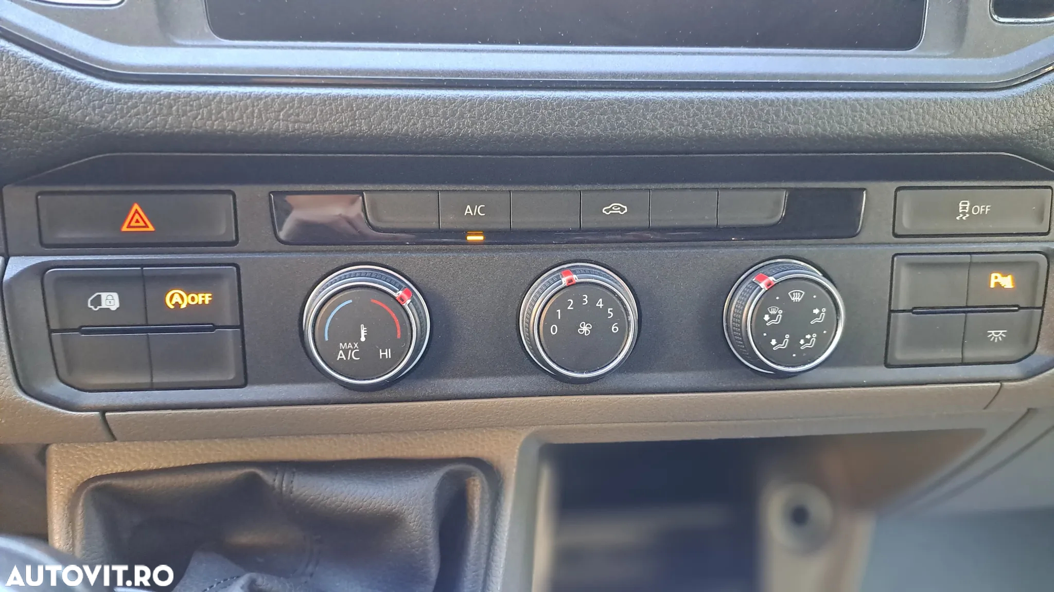 Volkswagen CRAFTER VAN L3H3 BUSINESS LINE FWD - 33