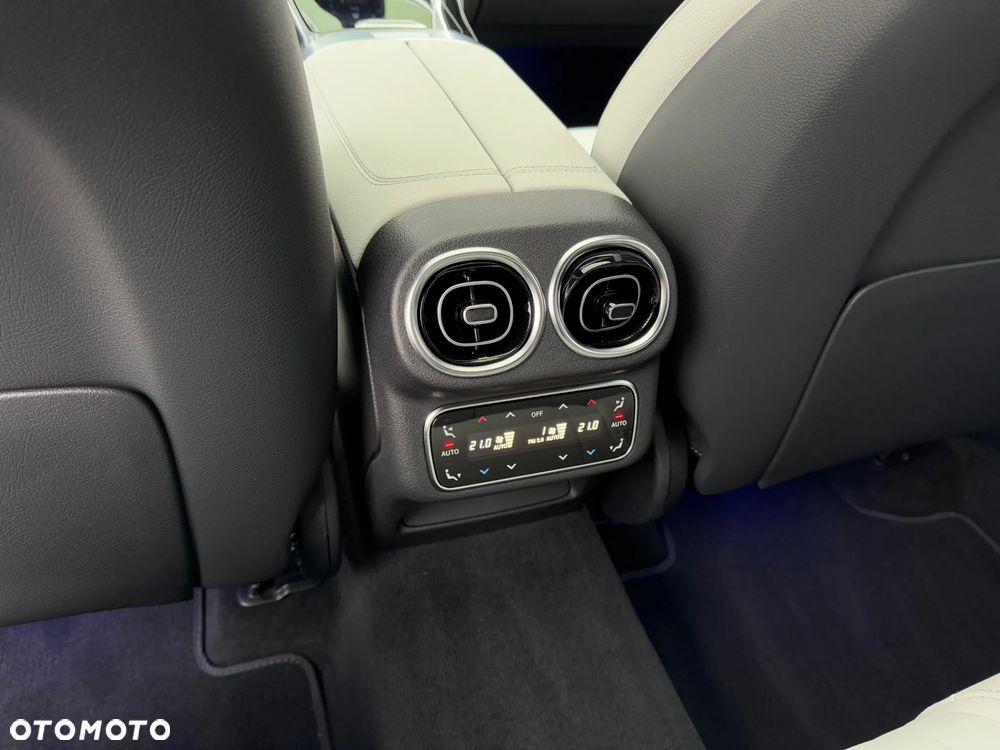 Mercedes-Benz GLC - 24