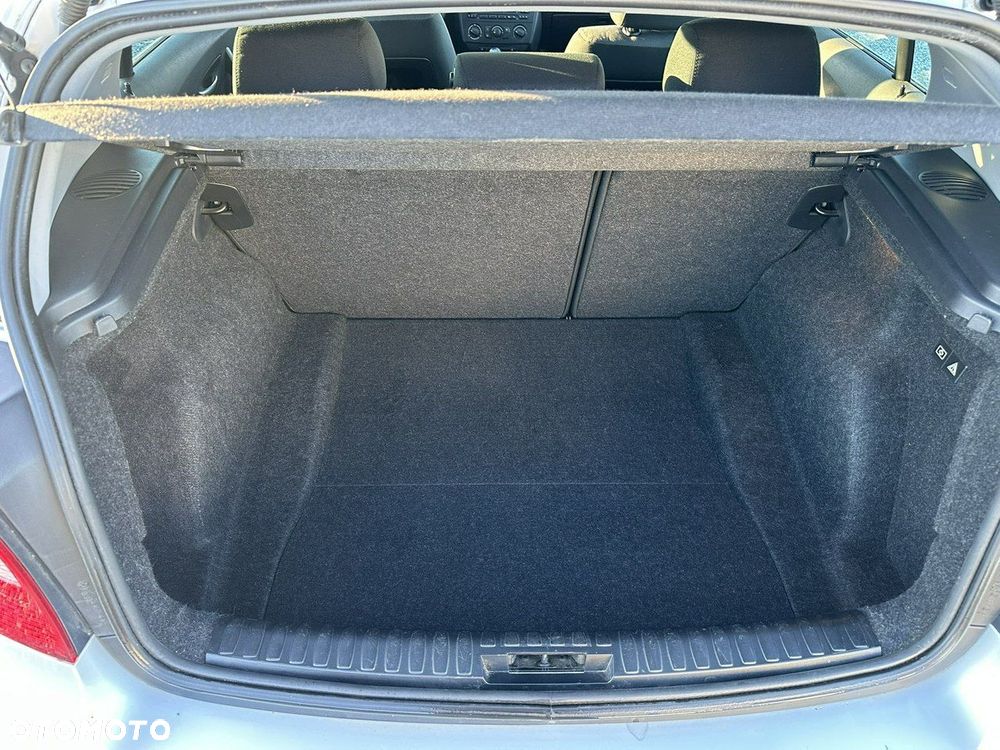 BMW Seria 1 116i - 24