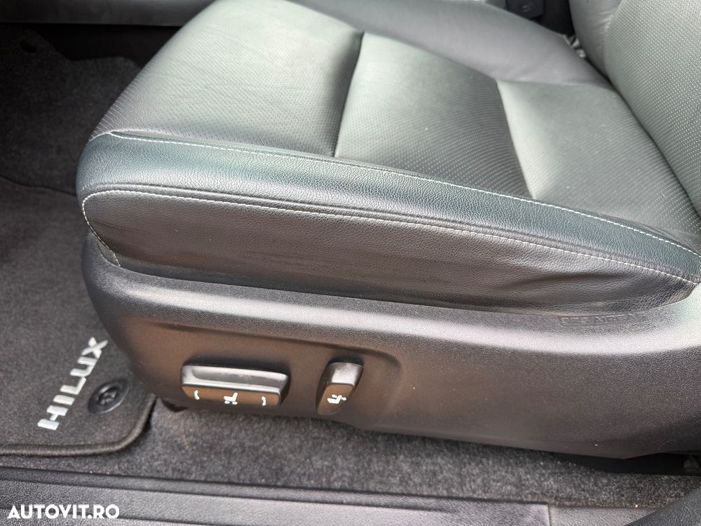 Toyota Hilux 4x4 Double Cab A/T cu Safety Sense Style - 17