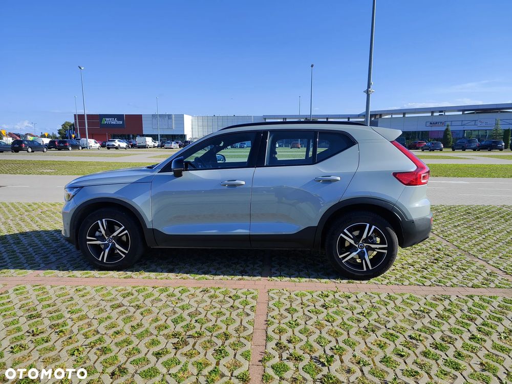Volvo XC 40 B3 Plus Dark - 17