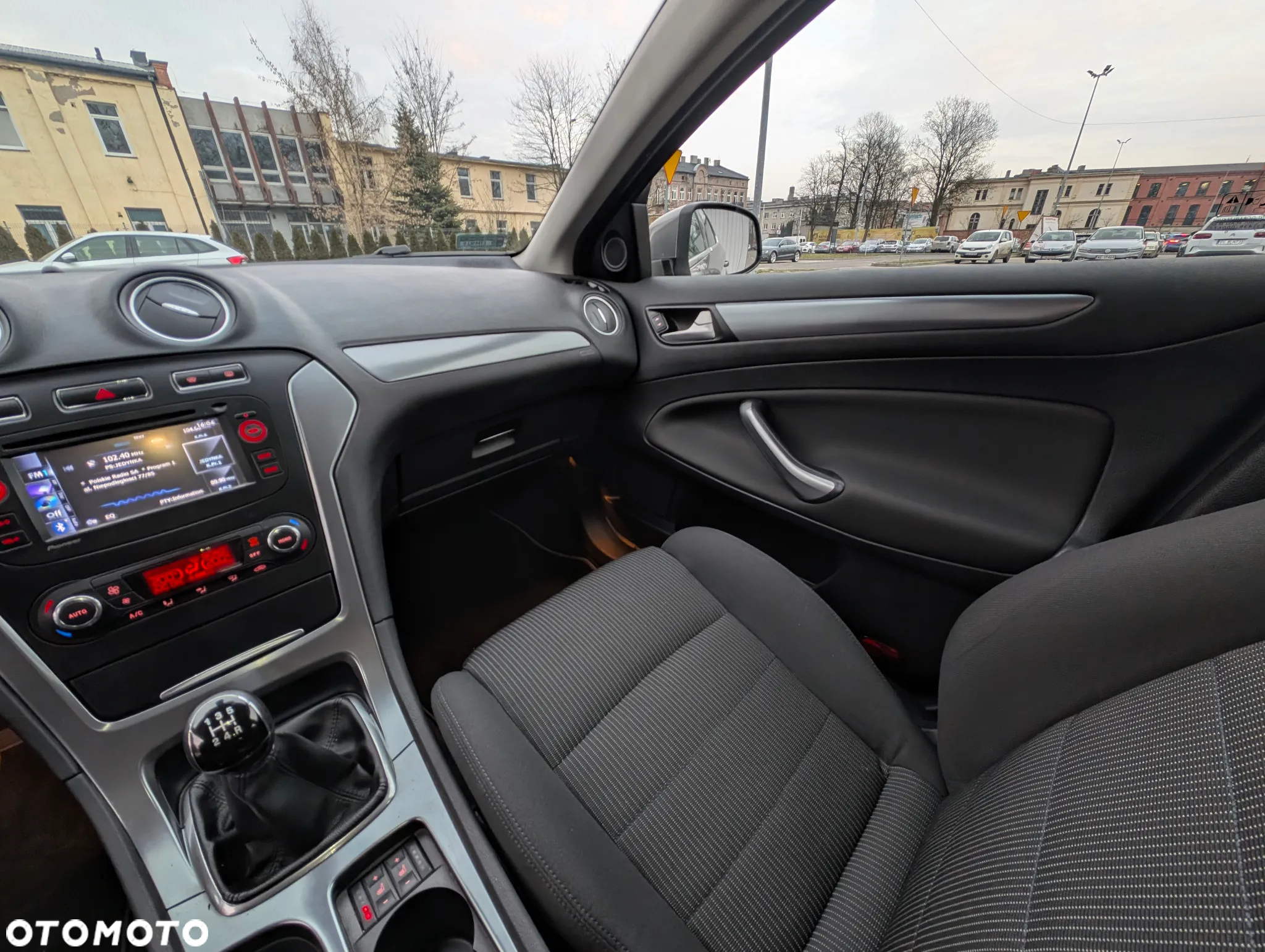 Ford Mondeo - 33