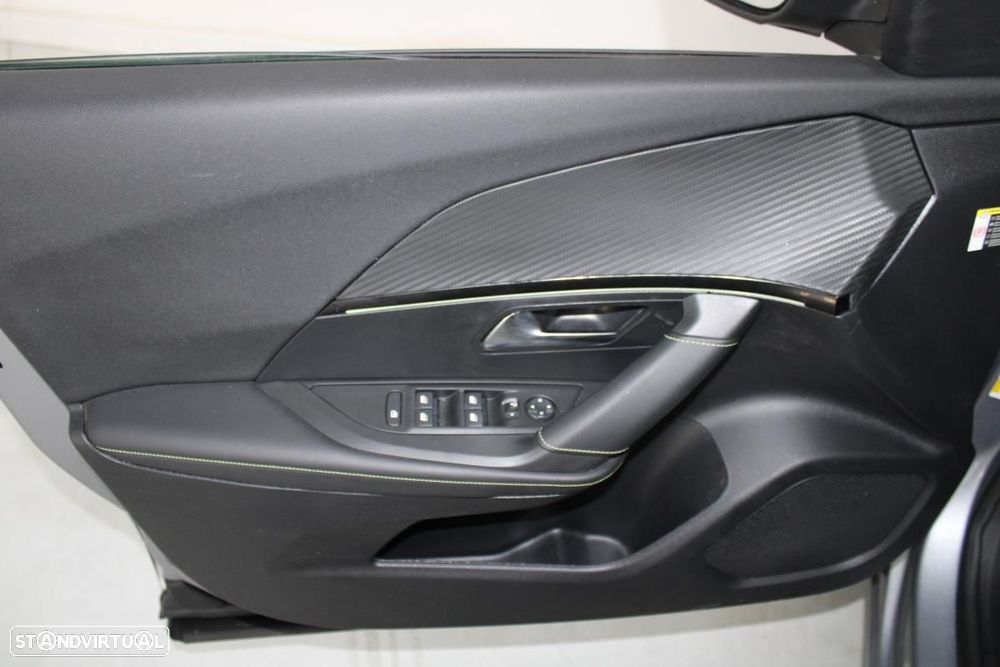 Peugeot e-2008 50 kWh GT - 9