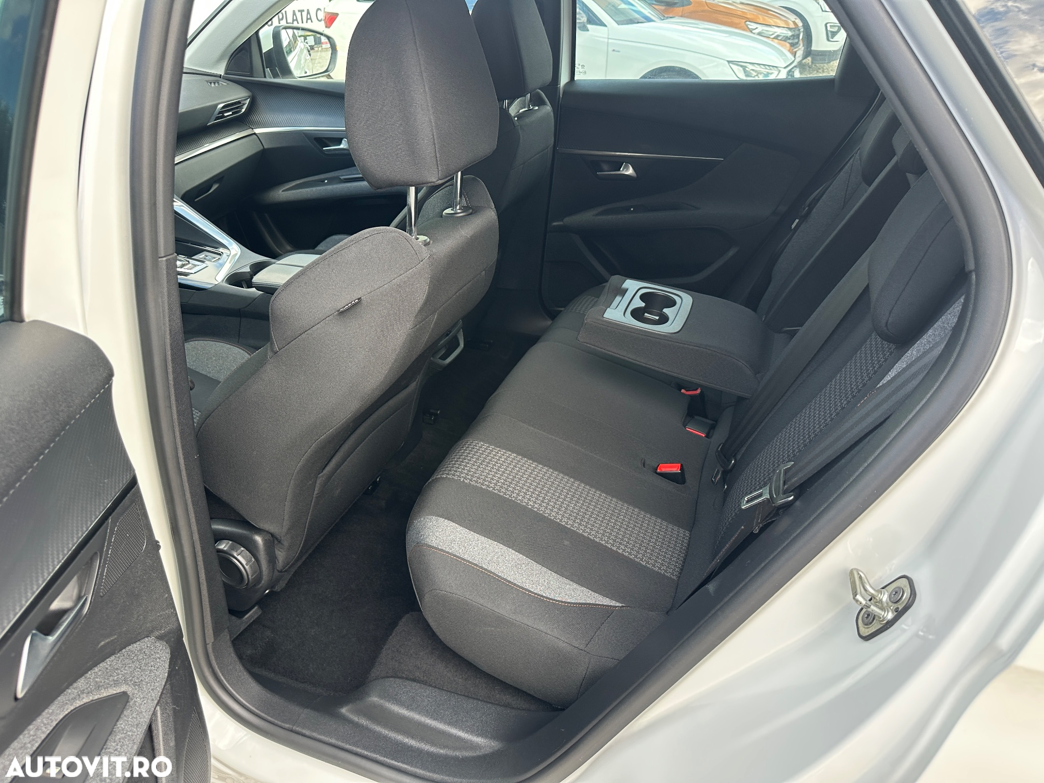 Peugeot 3008 BlueHDi 130 Stop & Start EAT8 Allure - 21