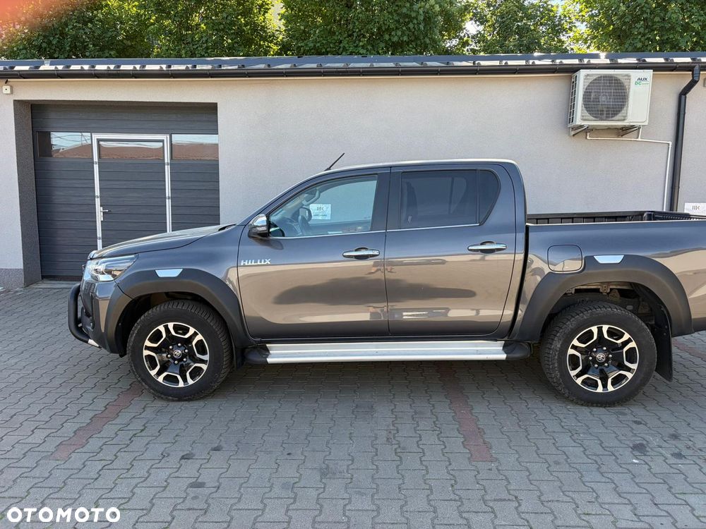 Toyota Hilux 2.8 D-4D Double Cab SR5+ 4x4 - 5