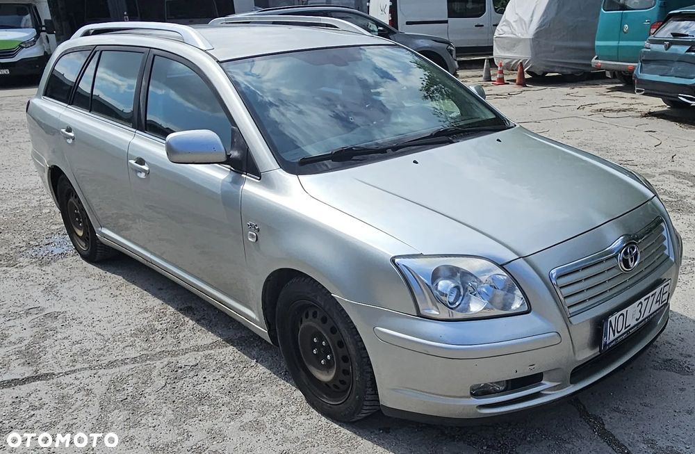 Toyota Avensis 2.0 D-4D Sol - 2