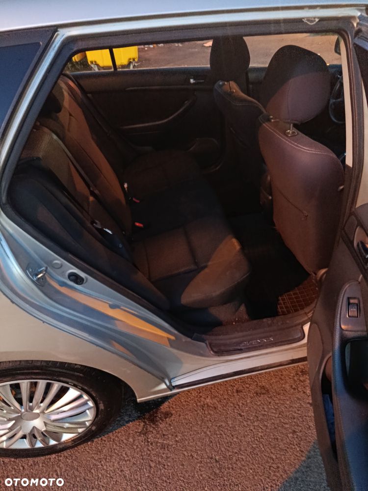 Toyota Avensis - 7