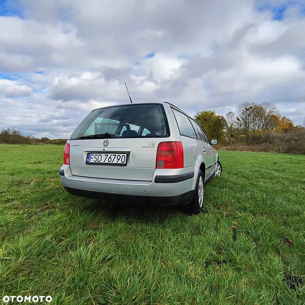 Volkswagen Passat 2.3 V5 Comfortline - 11