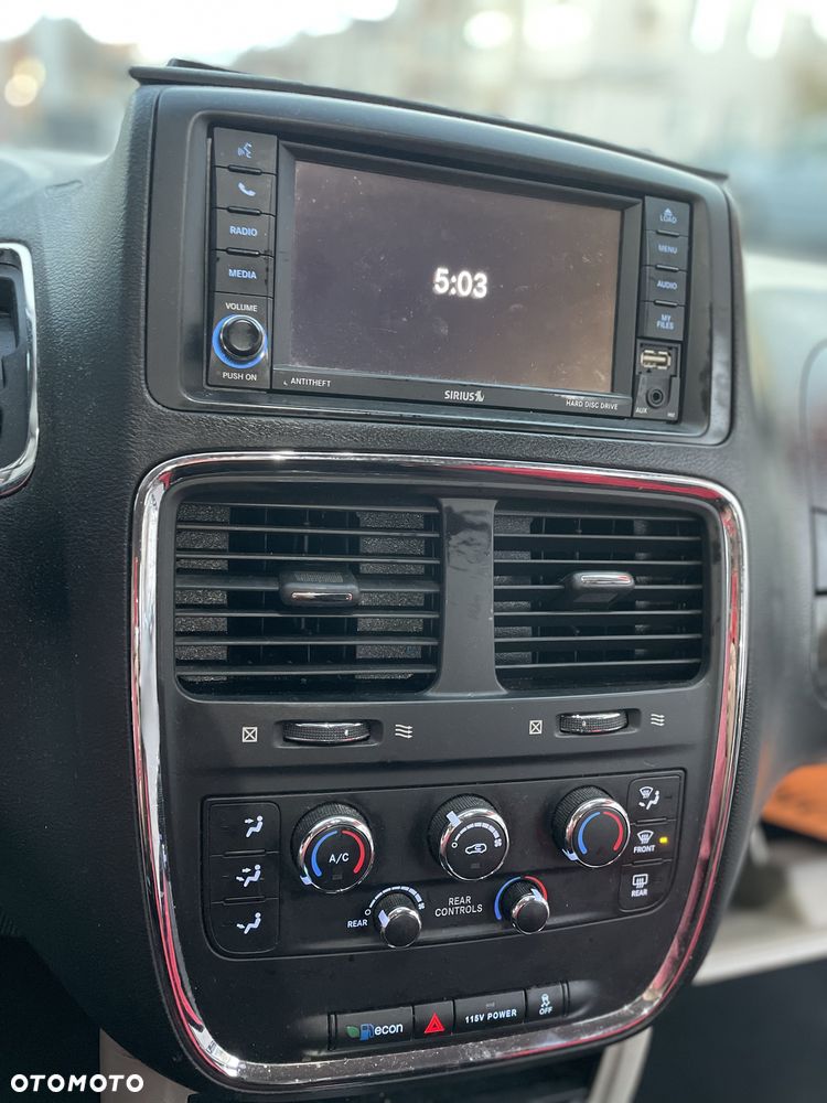 Dodge Grand Caravan - 28