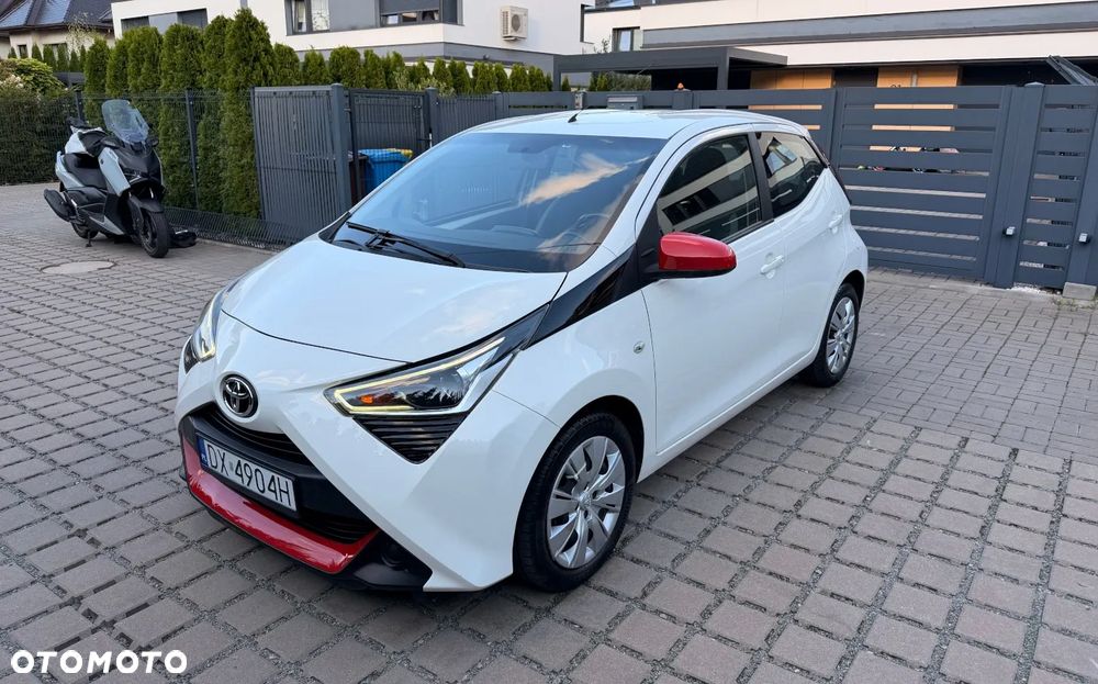 Toyota Aygo II (2014-) x.shift x-play connect, 2019