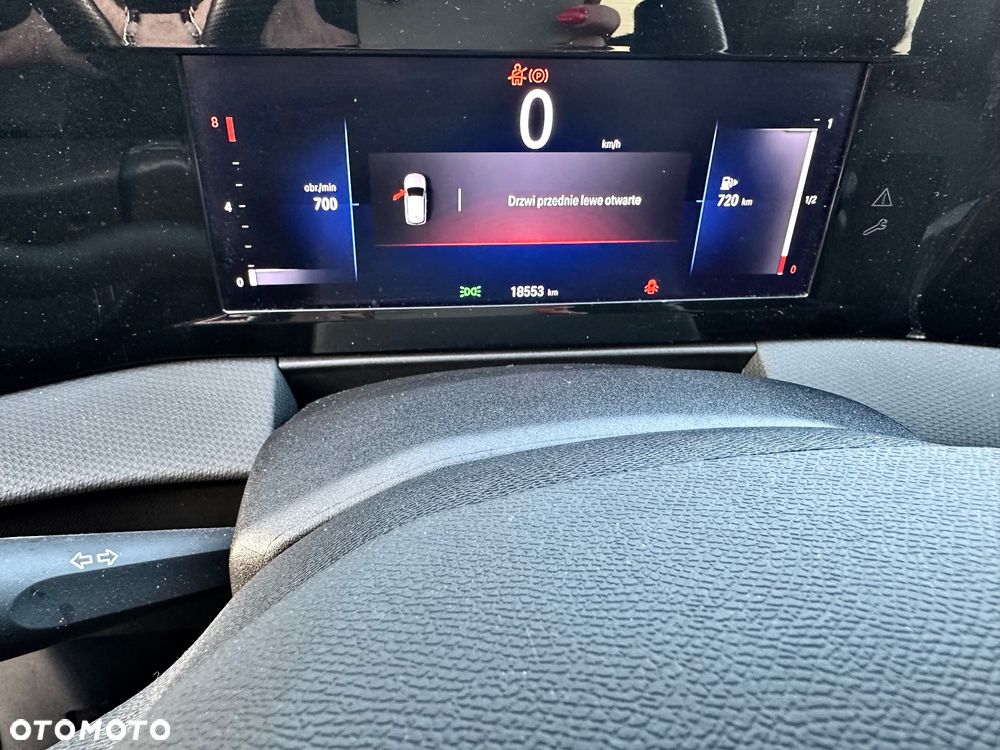 Opel Astra 1.2 Turbo GS - 30