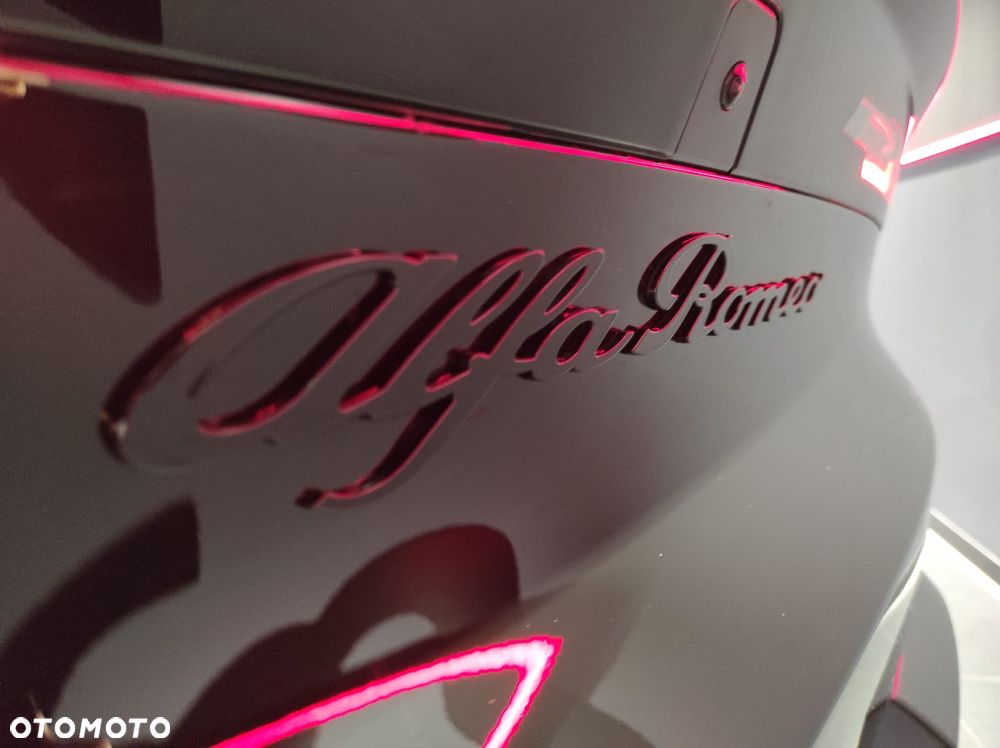 Alfa Romeo Junior 1.2 mHEV Ti eDCT - 11