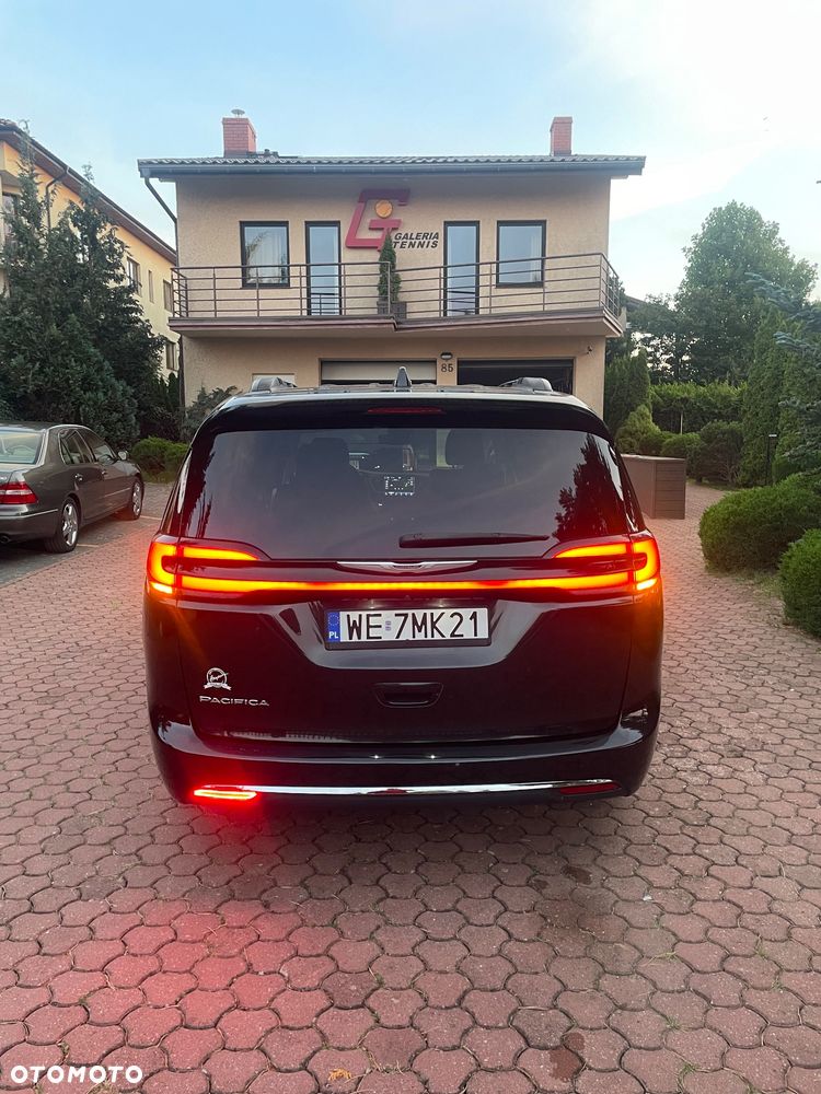 Chrysler Pacifica - 11