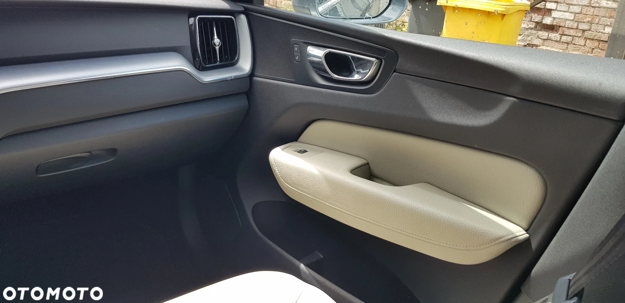 Volvo XC 60 D5 AWD Geartronic Momentum - 25
