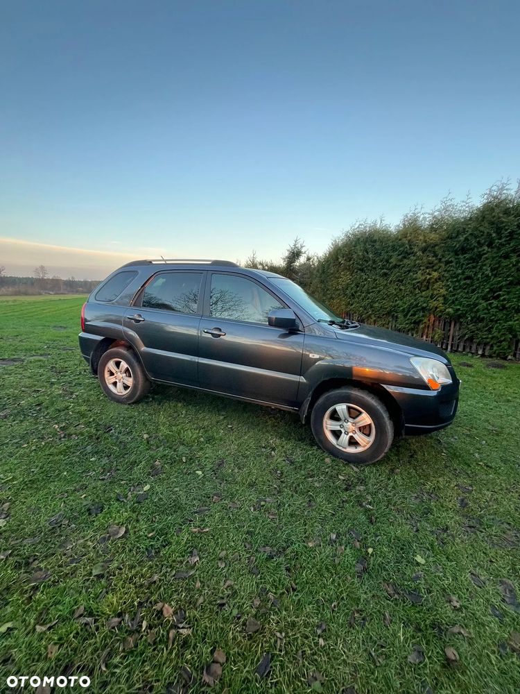 Kia Sportage 2.0 Tour - 1