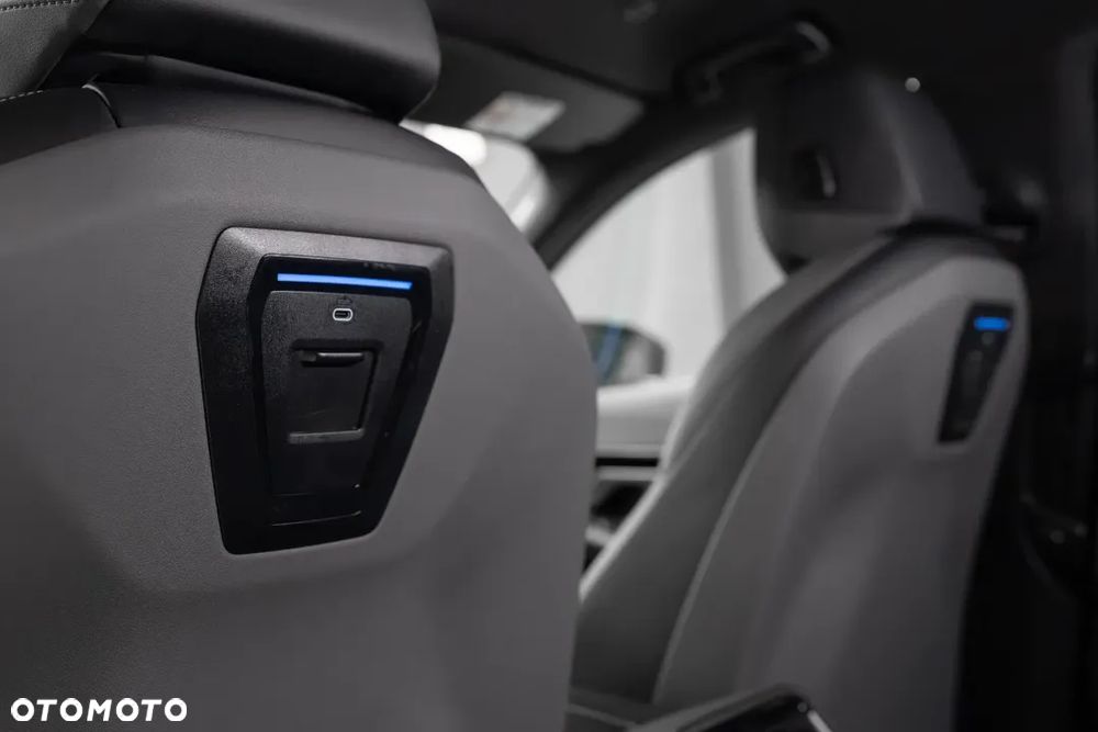 BMW Seria 5 520d xDrive mHEV M Sport - 27