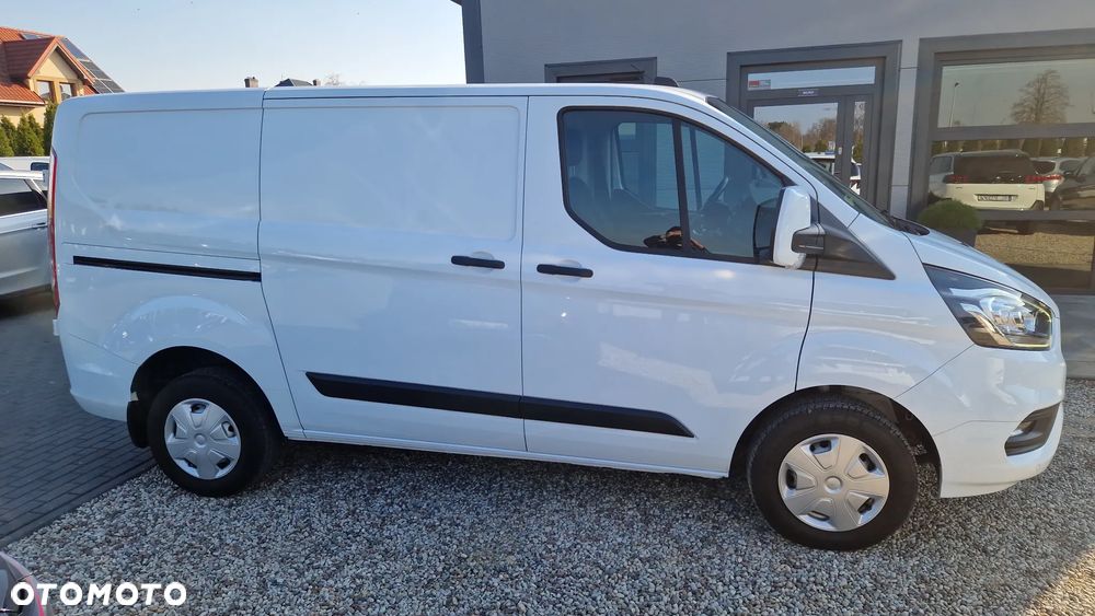 Ford TRANSIT CUSTOM - 24