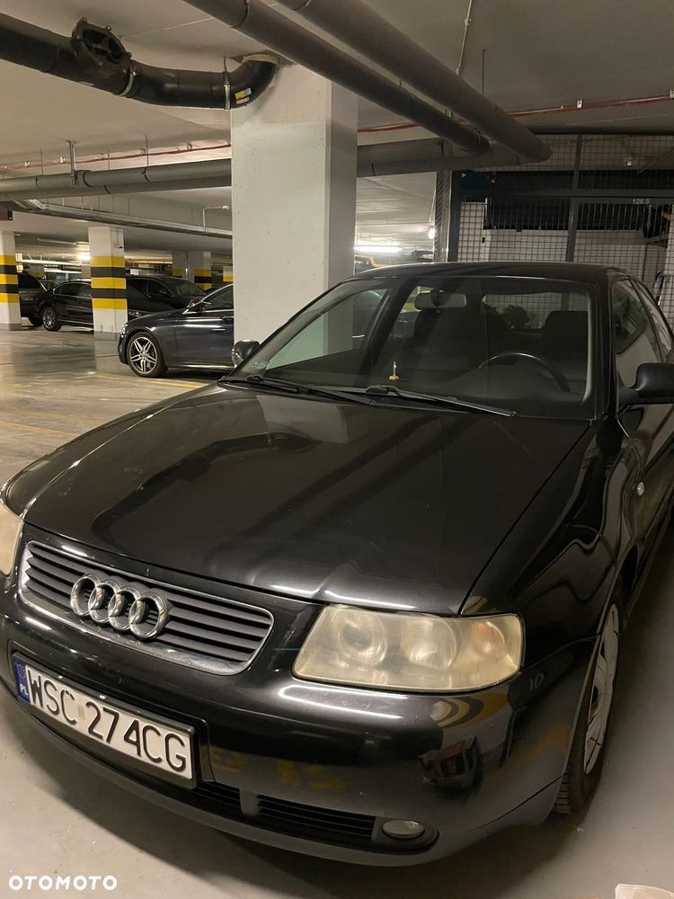 Audi A3 3-drzwiowe 1.8 Attraction - 1