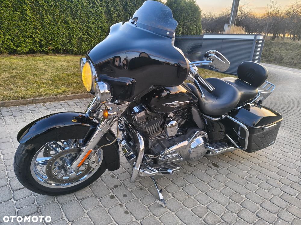 Harley-Davidson CVO Street Glide - 15