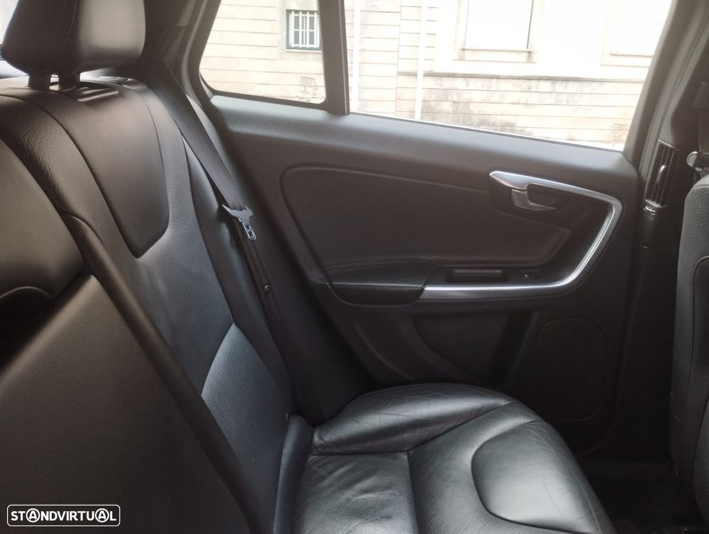 Volvo V60 - 16