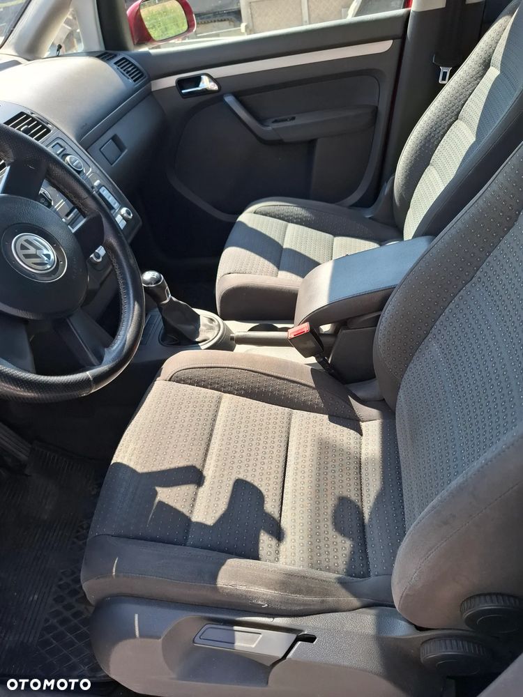 Volkswagen Touran 2.0 TDI Highline - 10