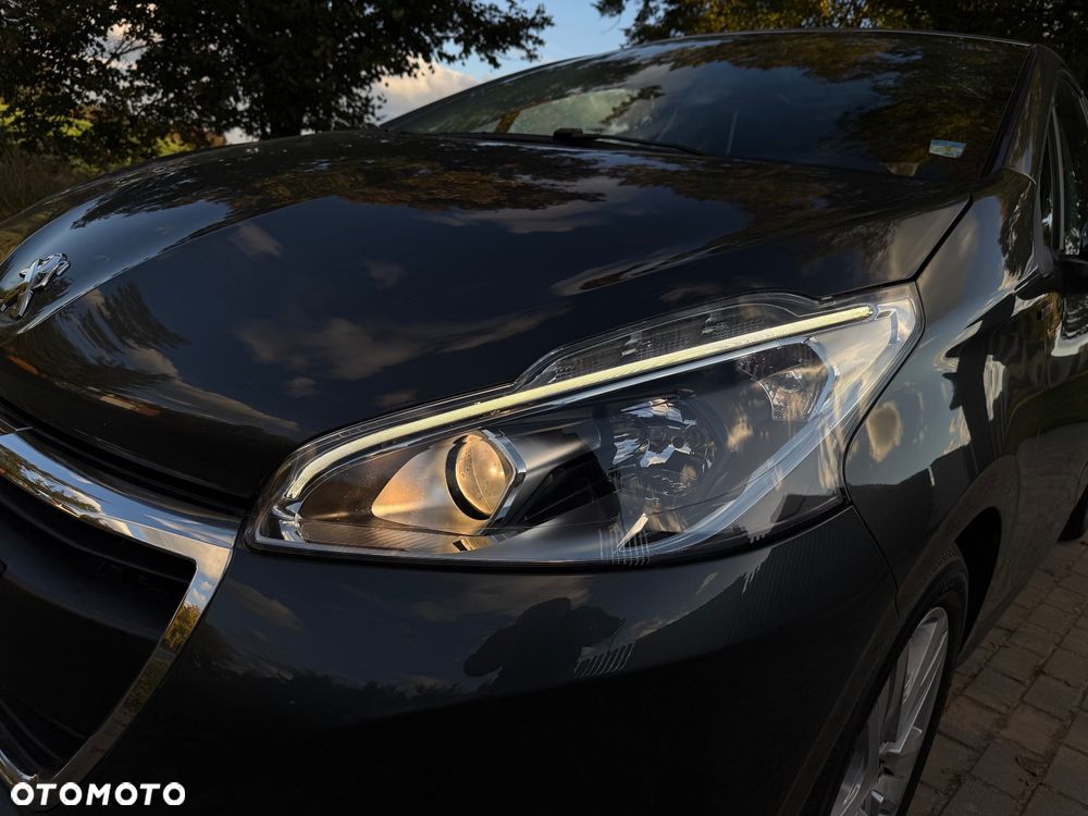 Peugeot 208 - 32