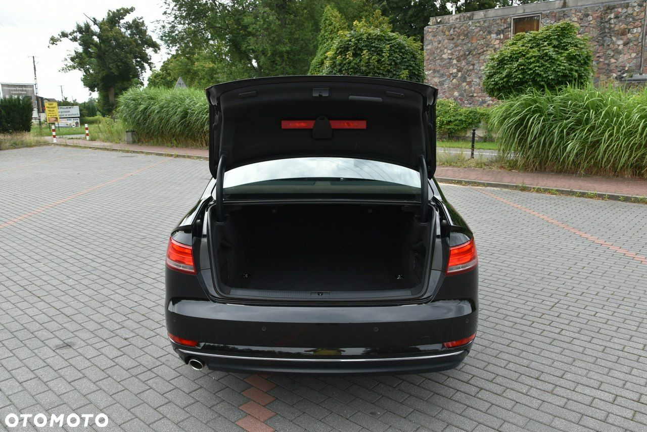 Audi A4 2.0 TDI Design S tronic - 28