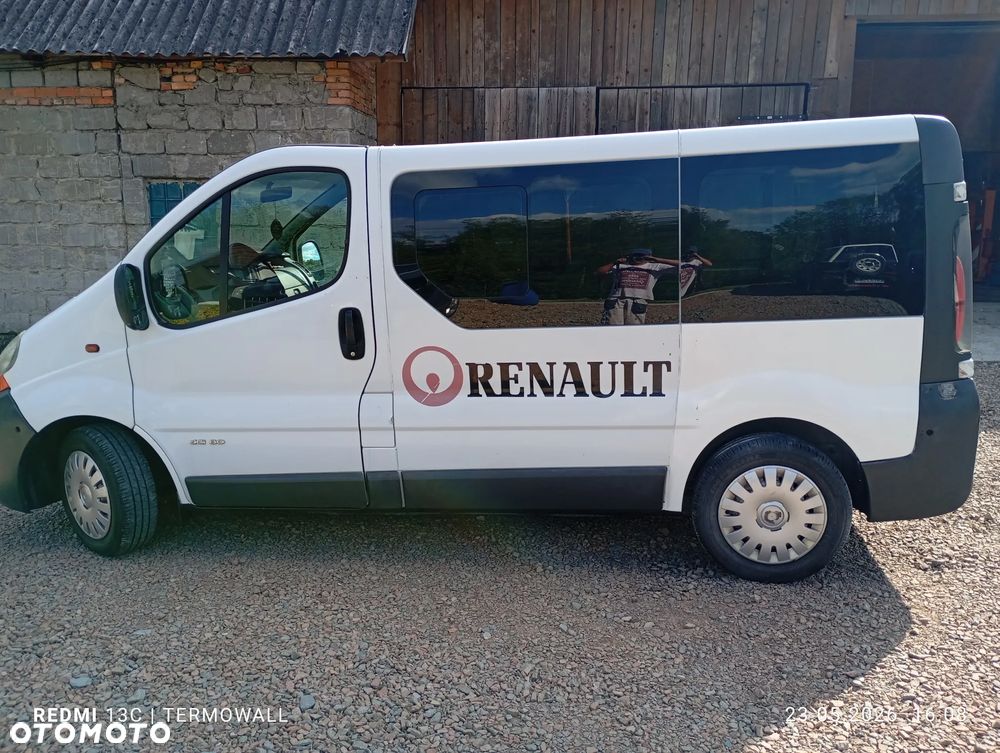 Renault Trafic Passenger - 2