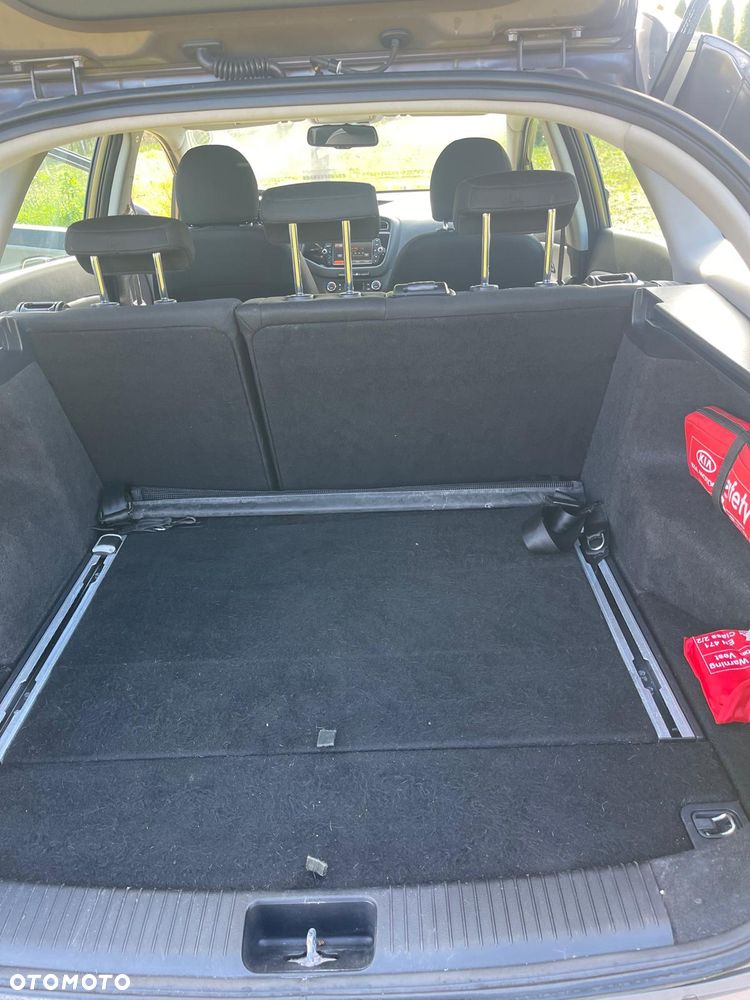 Kia Ceed 1.6 GDI Dream Team Edition - 10