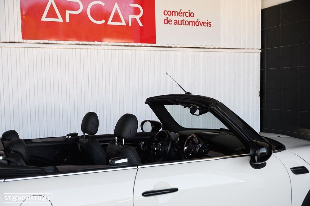 MINI Cabrio Cooper Auto - 27