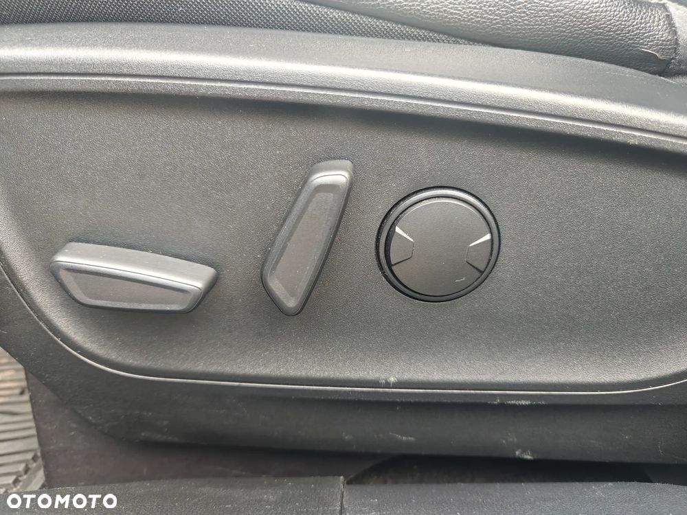 Ford Kuga 2.5 FHEV FWD Titanium - 12