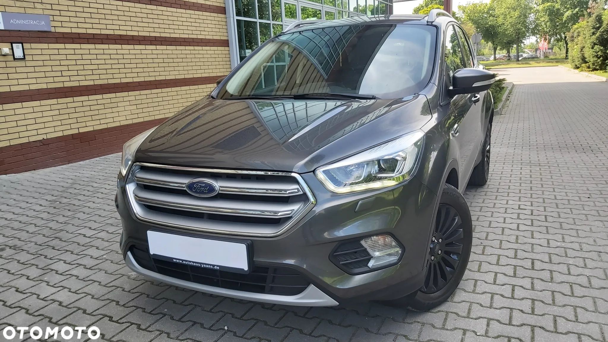Ford Kuga - 1