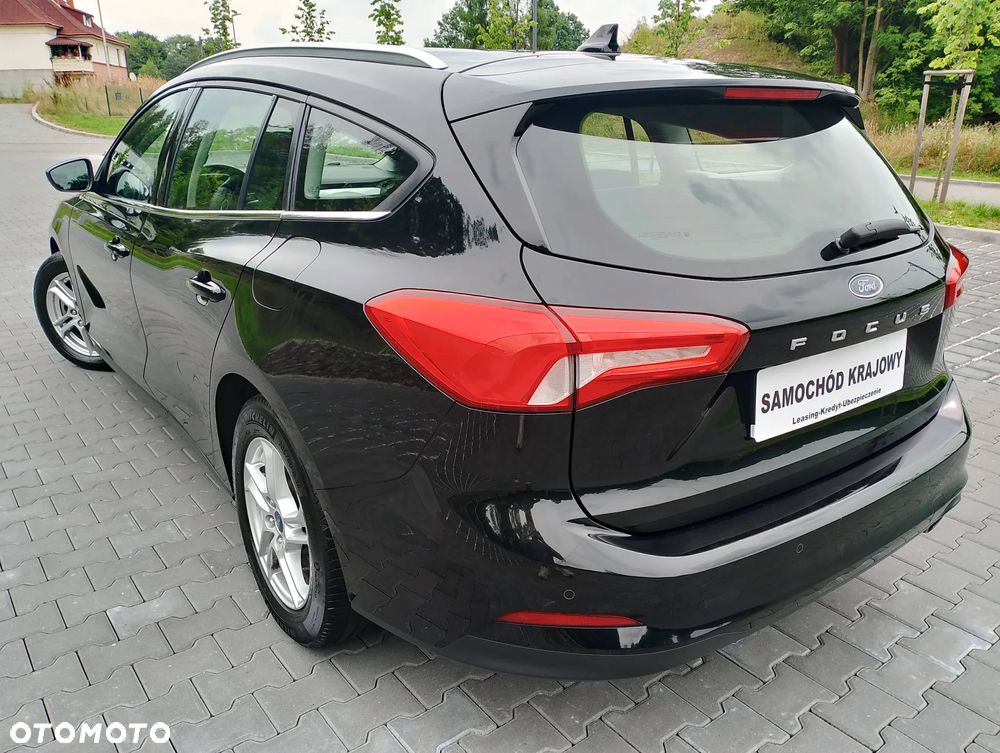 Ford Focus 1.5 TDCi SYNC Edition - 9